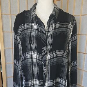 Women's Plaid Button-Up Shirt - Black and White